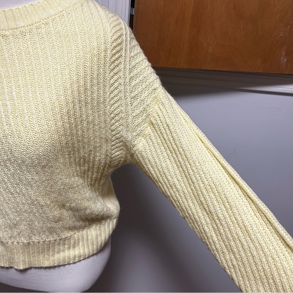 Yellow Sweater - Picture 3 of 5